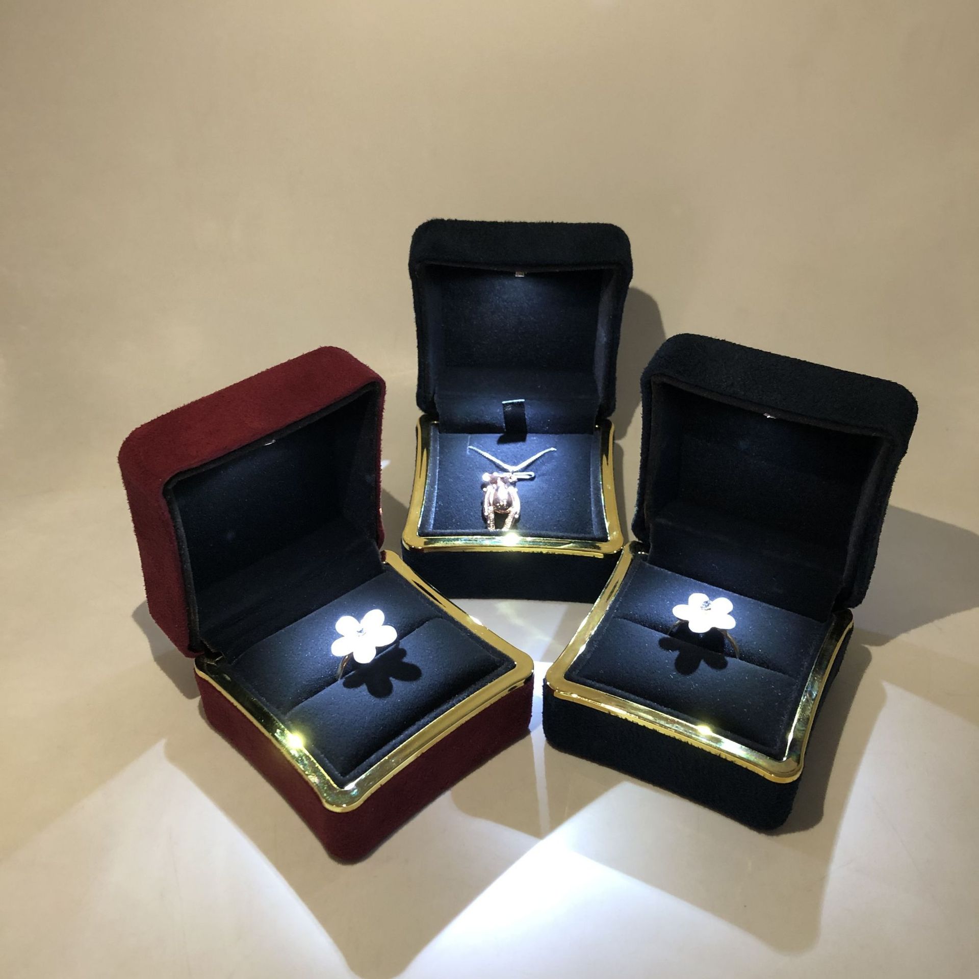 New in LED Light Jewelry Box R – Bar Cart Gold recenzja i cena