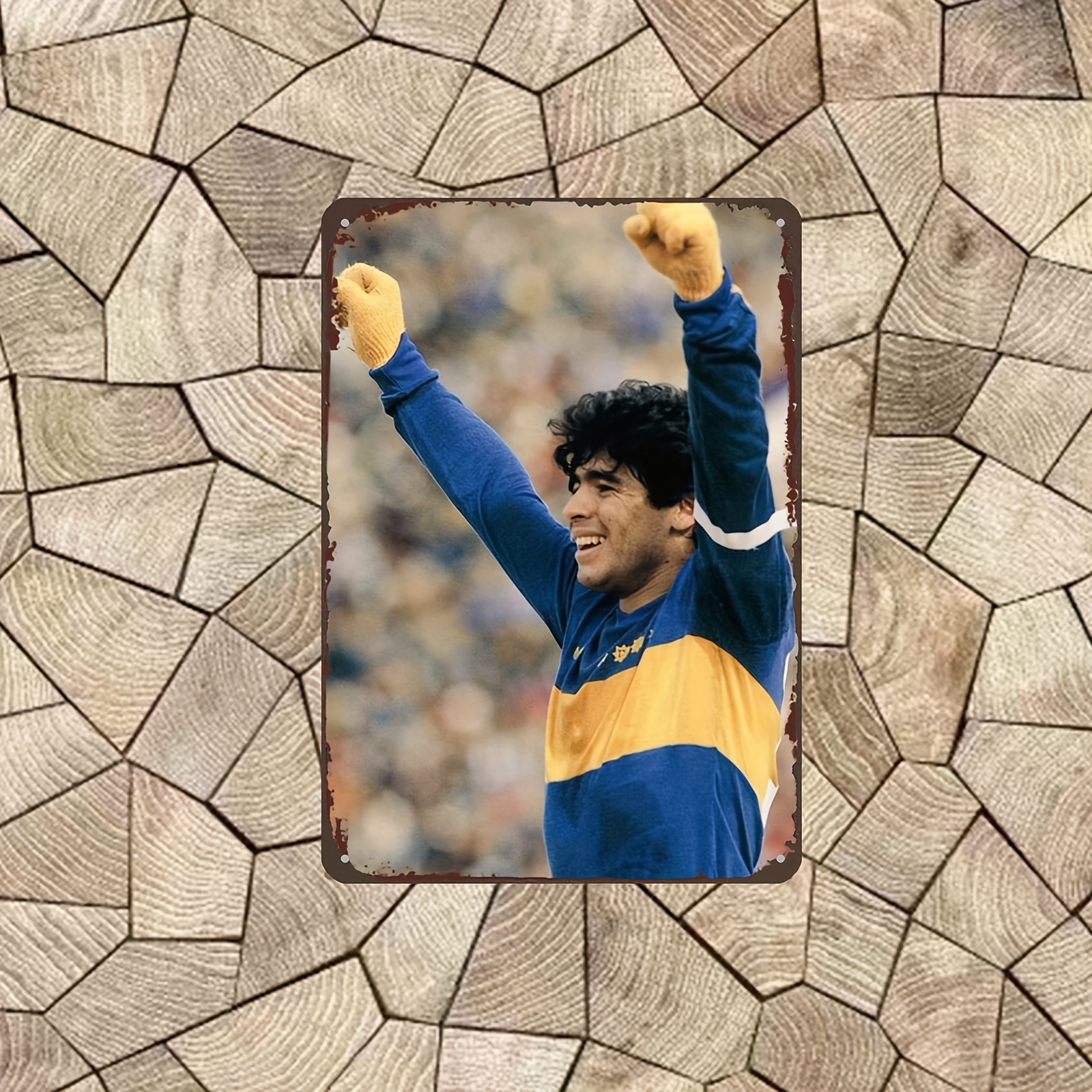 Victory Pose Soccer Player Met – Home Bar Lounge recenzja i cena